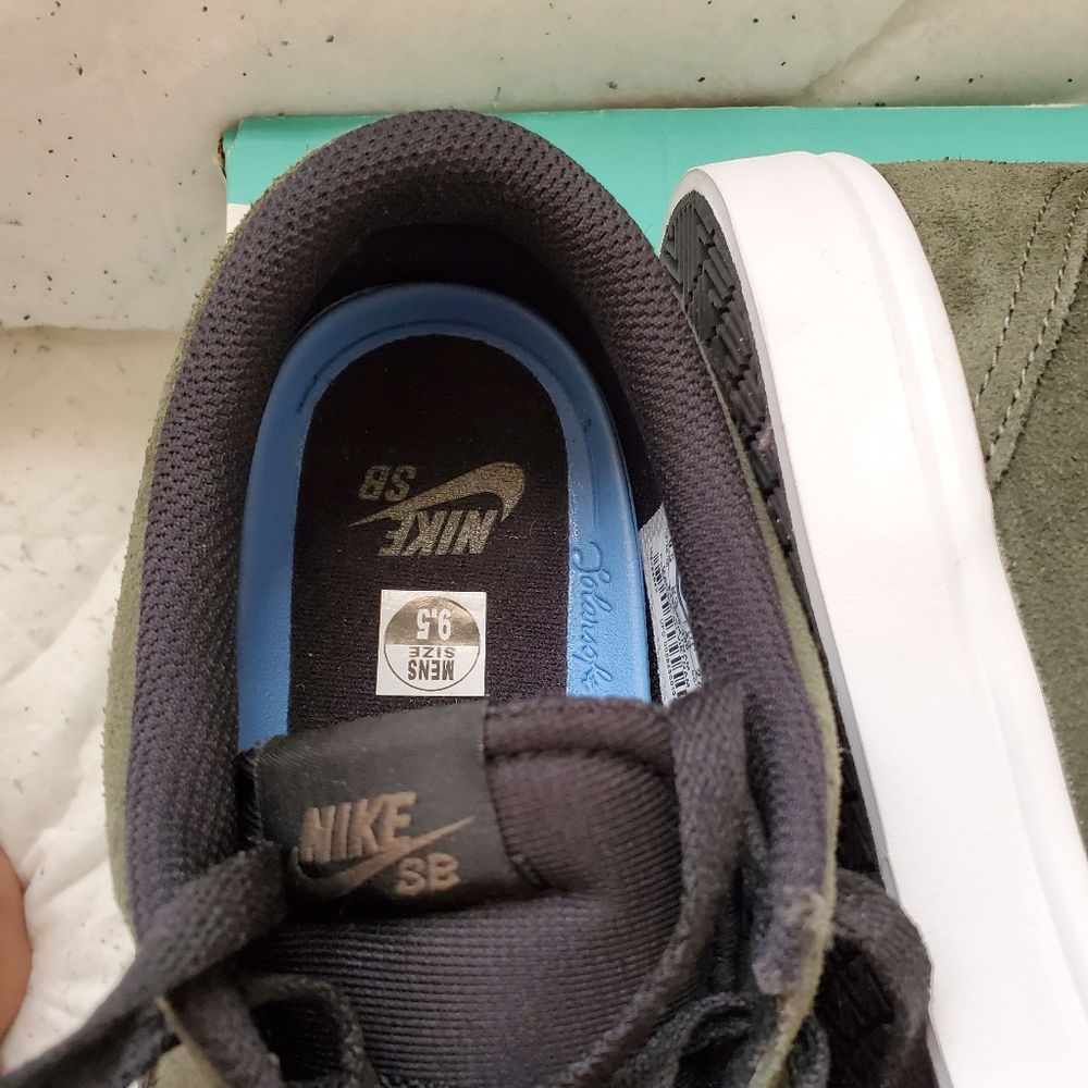 Shoes - Picture 6 of 9